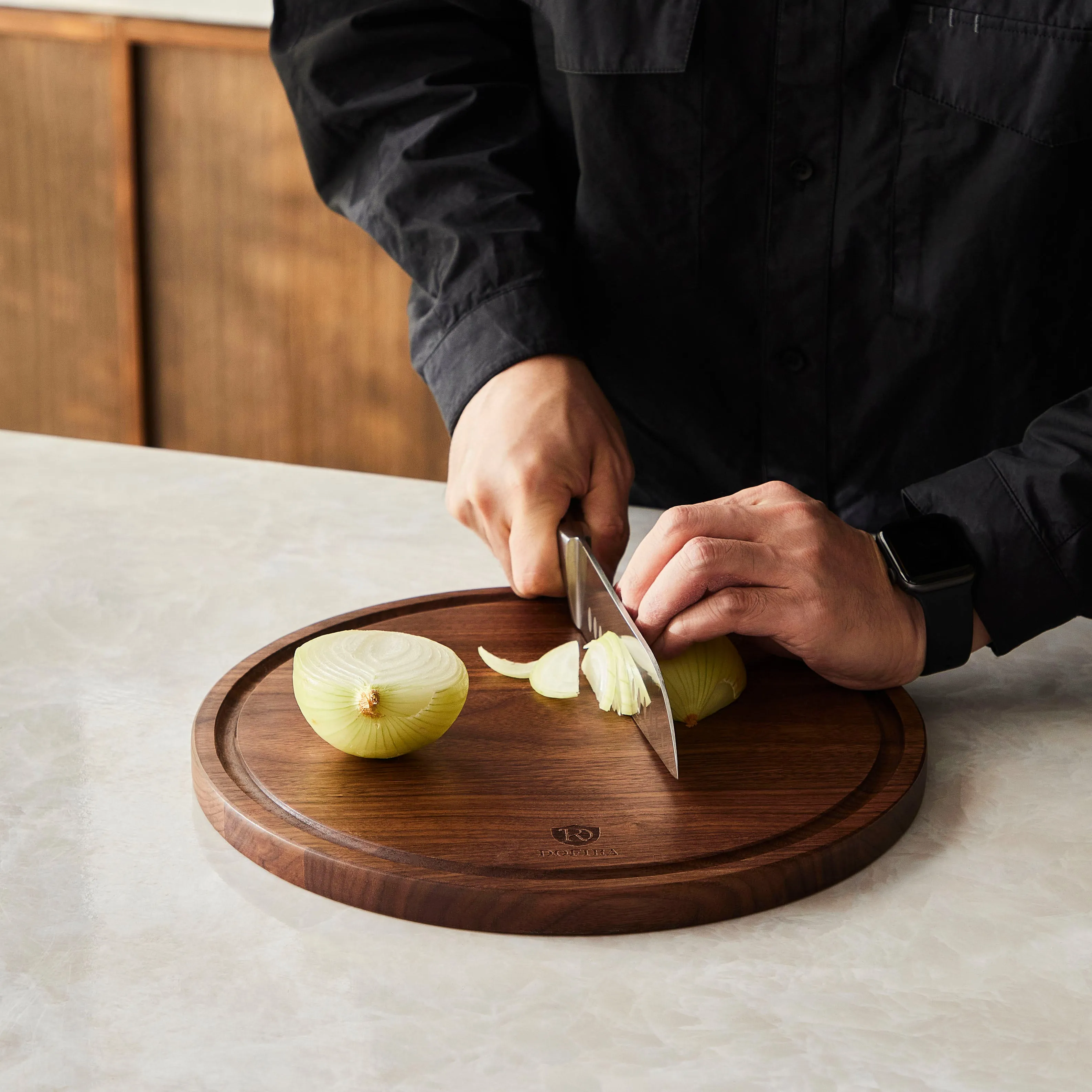 Black Walnut Wooden Cutting Board (Small Round / Large Round)