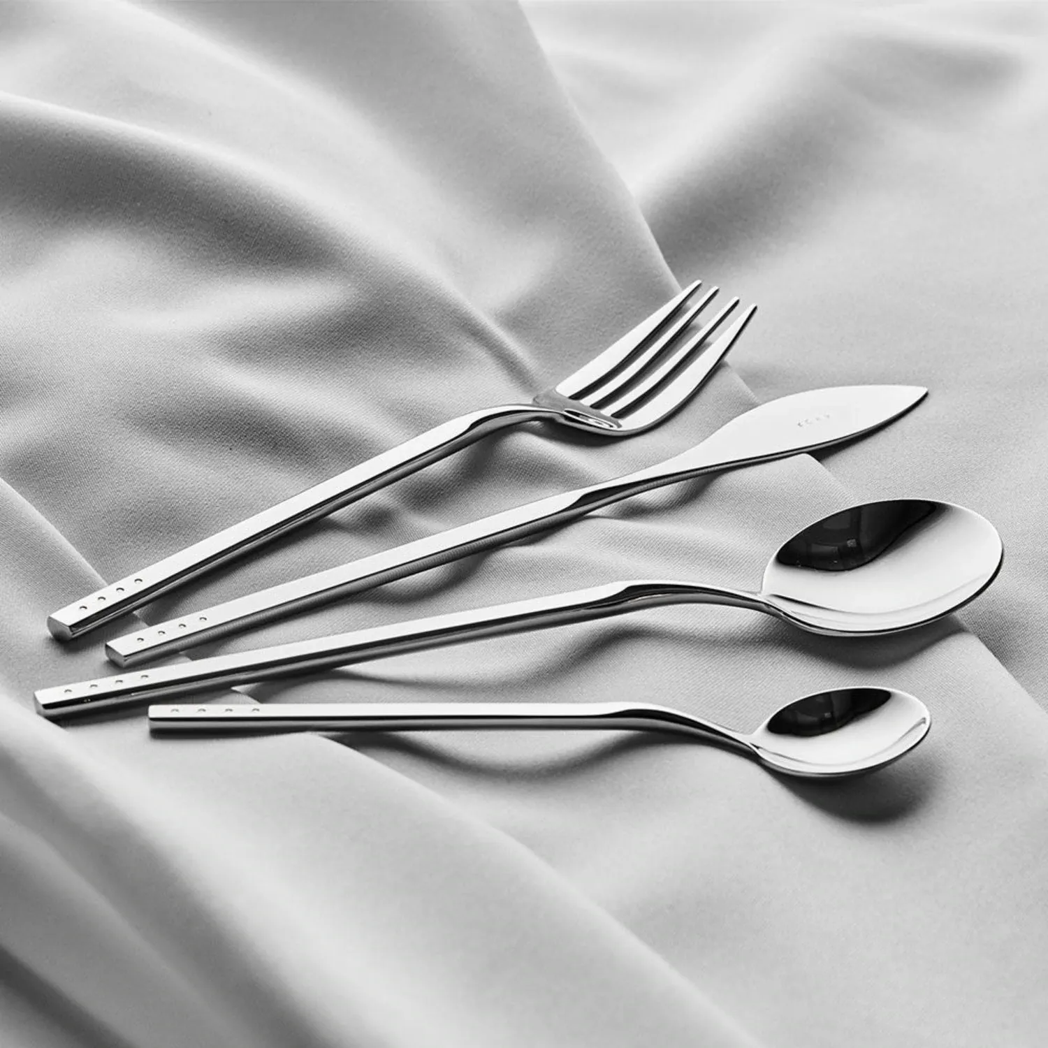 krof | collection no.1 | 24 piece cutlery set | polished silver