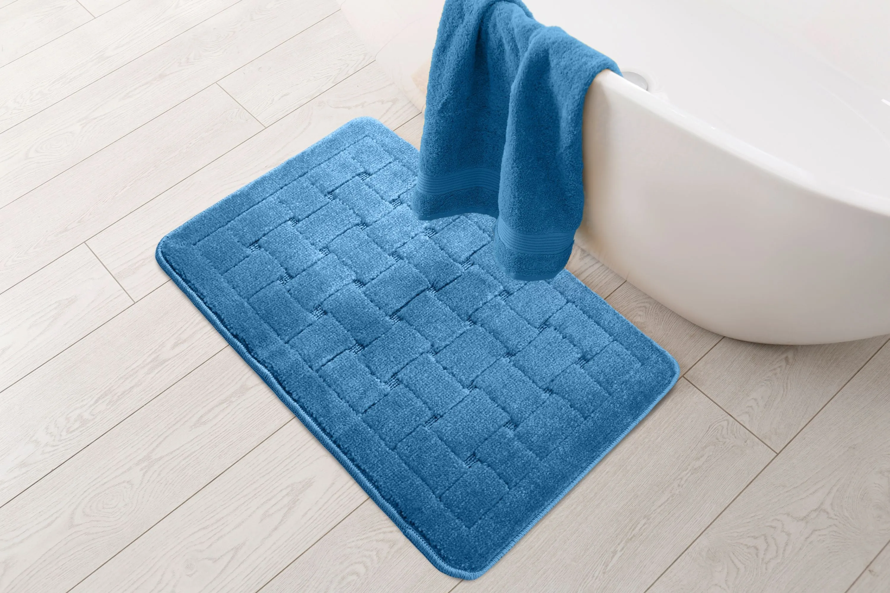 Orkney - Crosshatch Bath mat in Blue