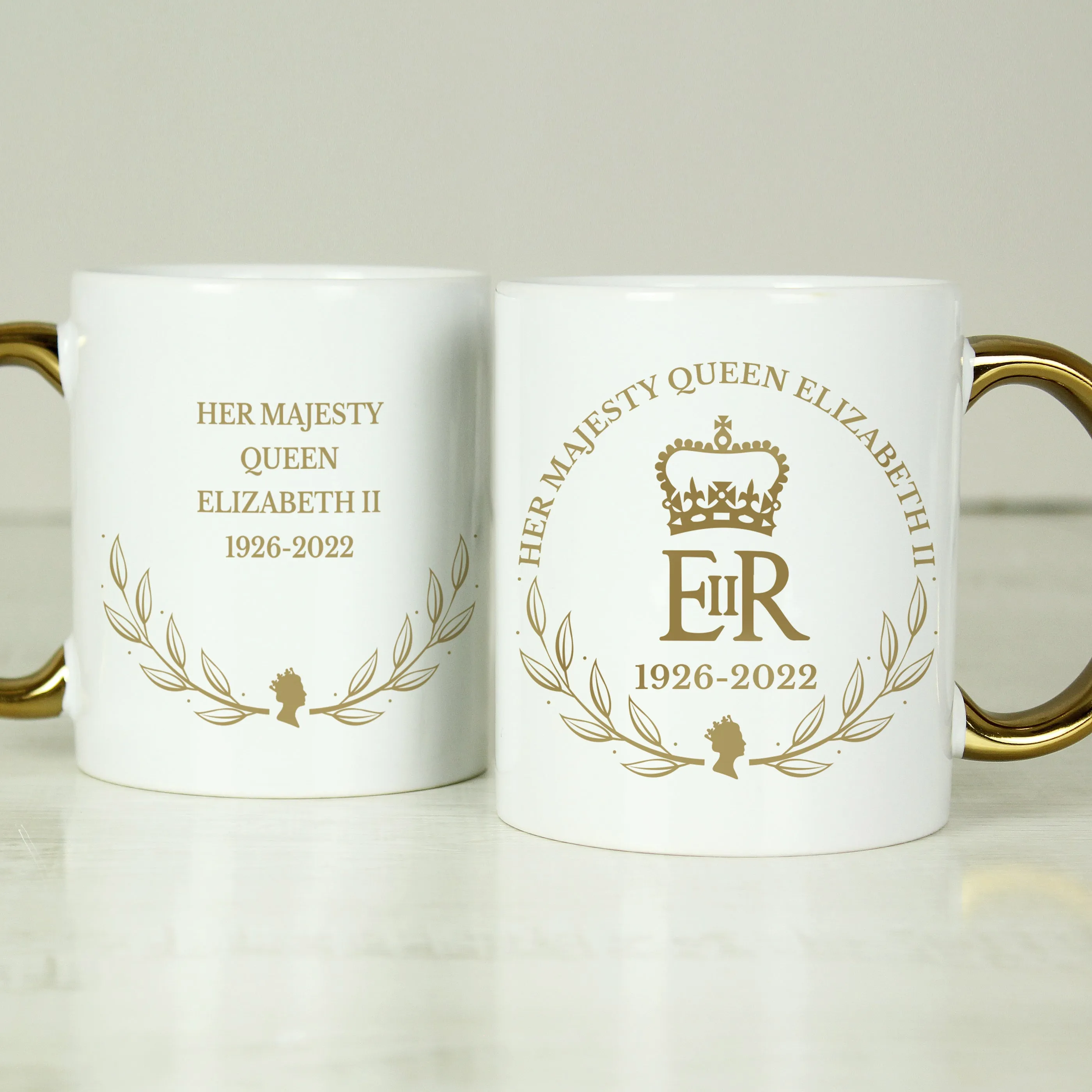 Personalised Queens Commemorative Wreath Gold Handle Mug