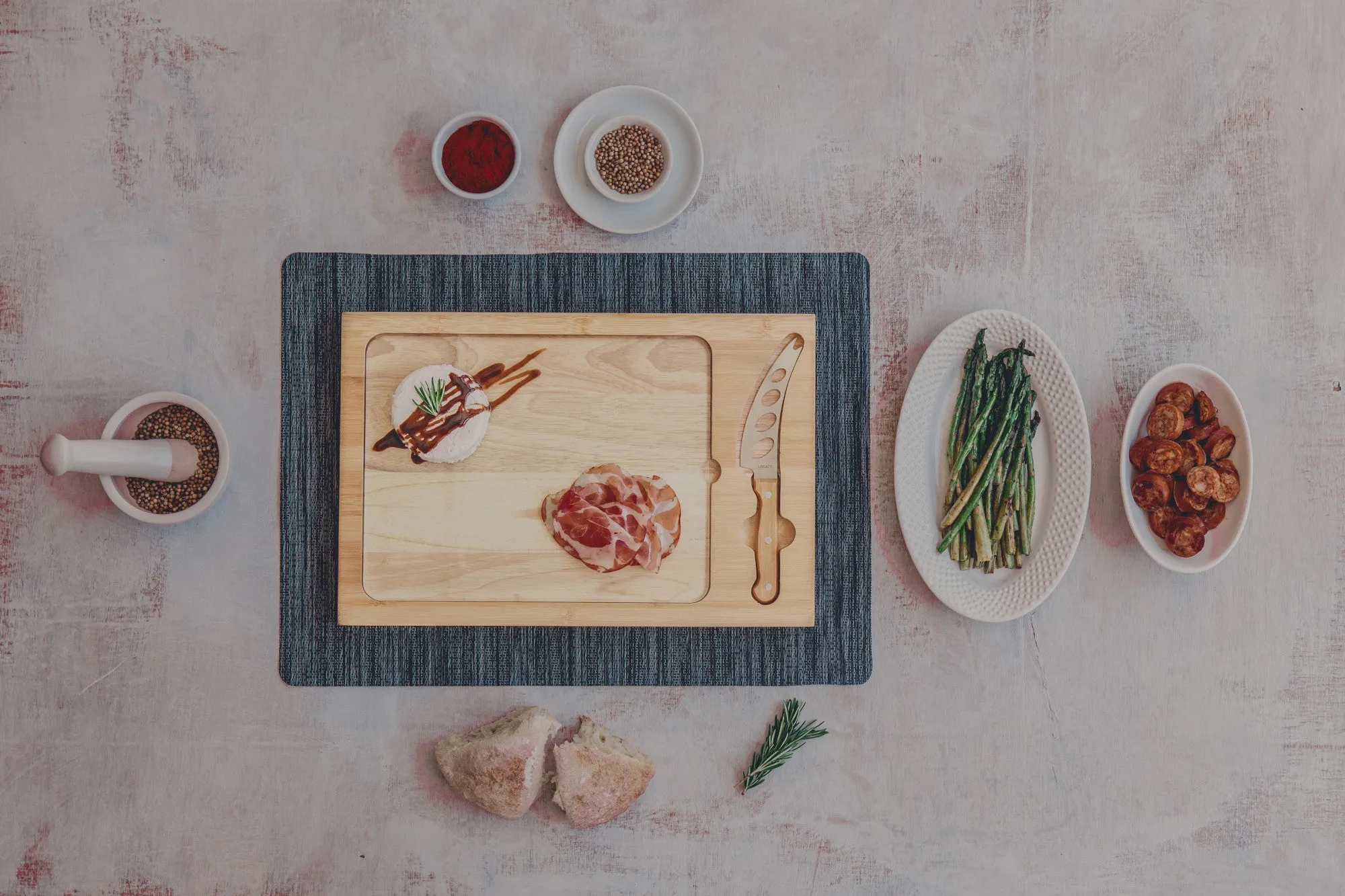 Texas A&M Aggies - Icon Glass Top Cutting Board & Knife Set